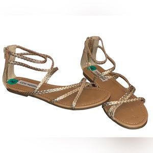 Steve Madden gold zip back strap sandal. Size 8